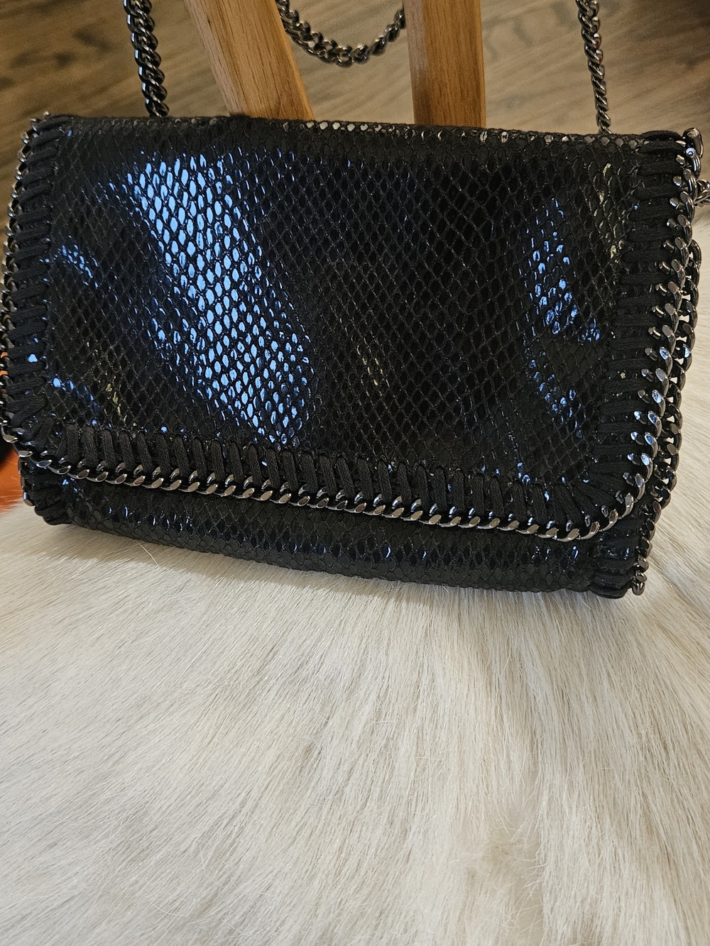 Steve Madden Black Chain-Trim Snake-like Texture Shoulder Bag